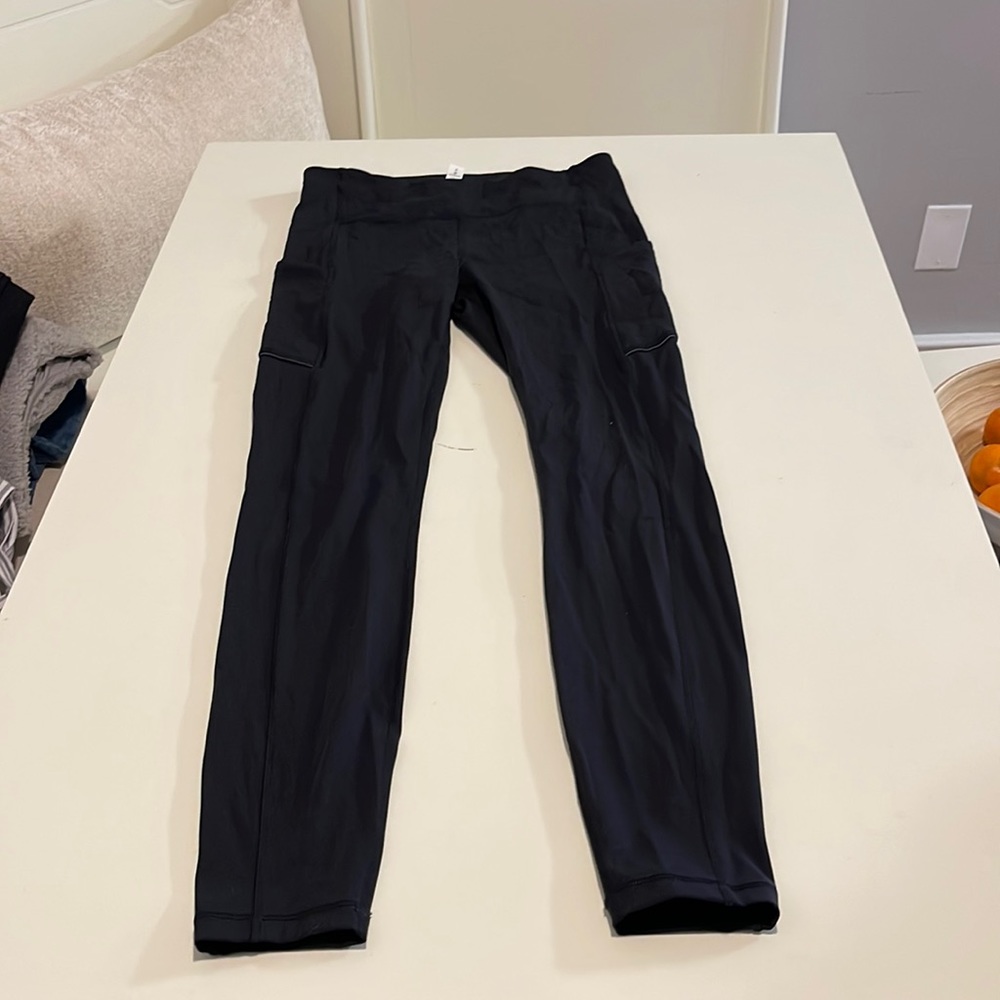 Lululemon leggings with side and back pockets Black